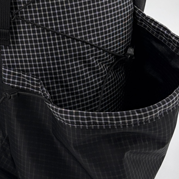 Ultra Grid Ohm: Side Pocket Detail