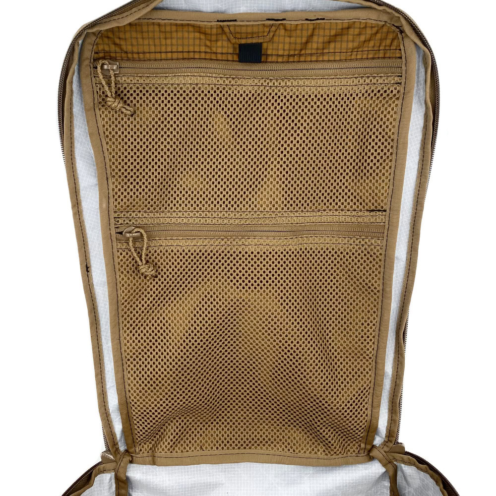 Ultra Cicada Muse: Interior Pockets on Front Panel