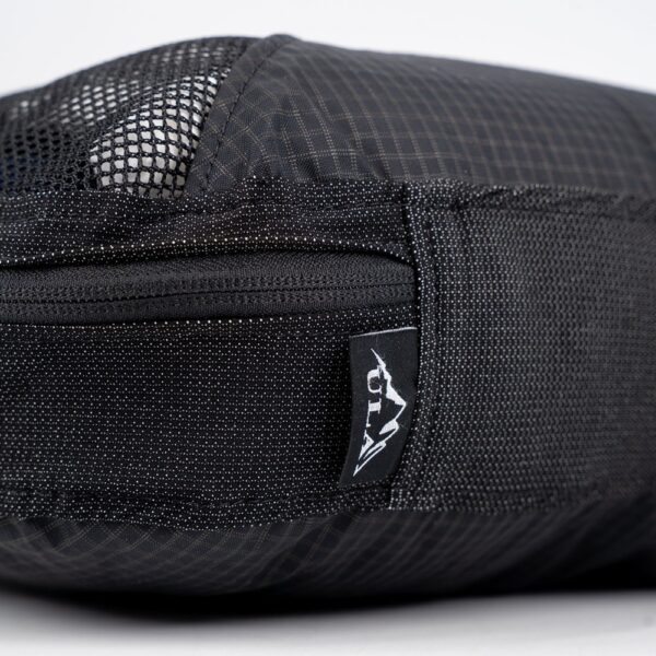 Detail of the side UltraStretch Mesh Gussets.